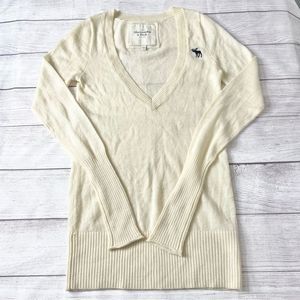 A&F CREAM WOOL DEEP V-NECK LAYERING SWEATER SIZE S